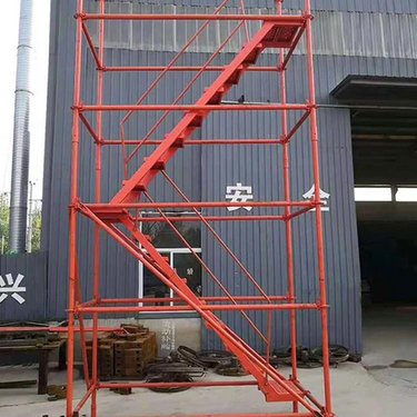 供應重慶香蕉式安全爬梯 專業(yè)廠家解析施工用框架式爬梯與腳手架